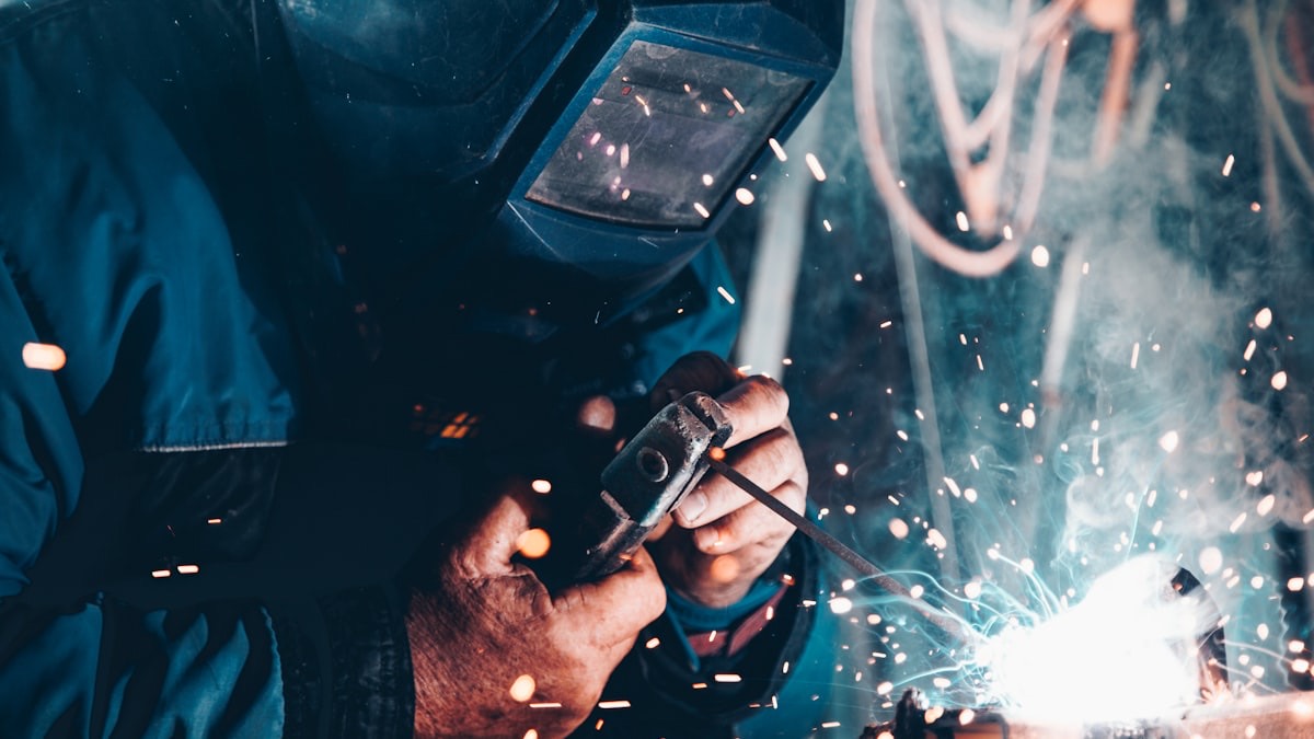 Website für Handwerker: was wirklich drauf muss, damit Aufträge kommen